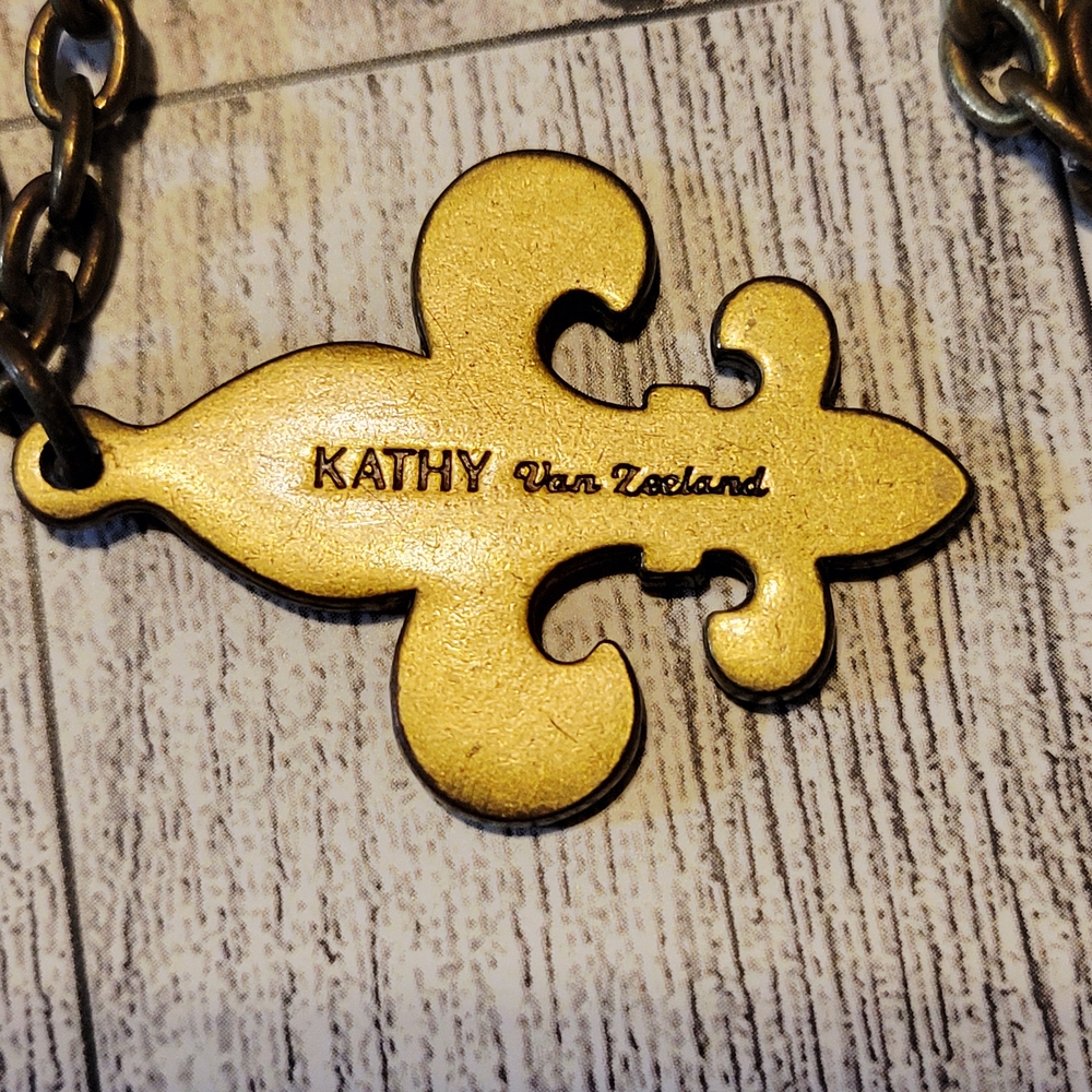 🖤Kathy Van Zeeland Gold Fleur-de-Lis Keychain - Picture 3 of 4